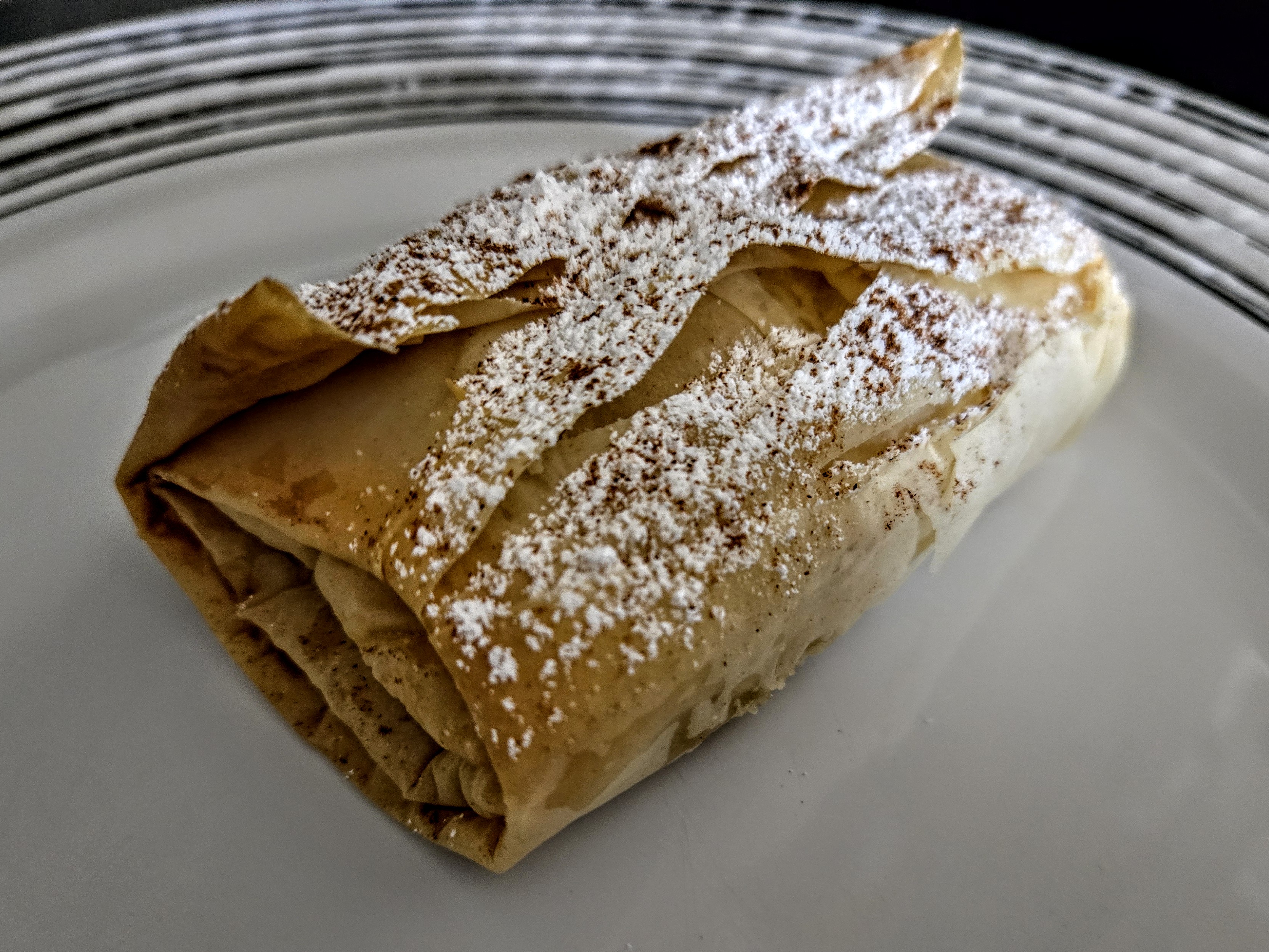 Bougatsa — Greek custard pie